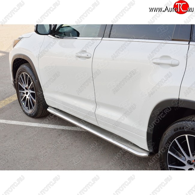 33 649 р. Широкая защита порогов с трубой диаметром 42 мм SLITKOFF v3 Toyota Highlander XU50 дорестайлинг (2013-2017)  с доставкой в г. Набережные‑Челны