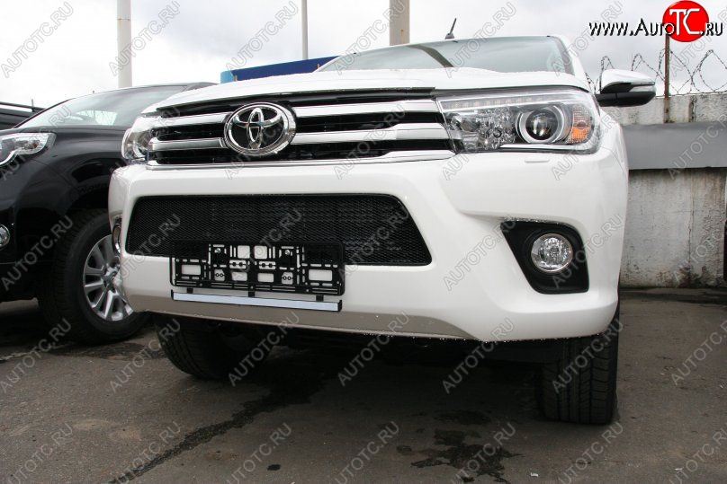 1 499 р. Защитная решётка в воздуховод автомобиля Russtal (черная) Toyota Hilux AN120 дорестайлинг (2016-2020)  с доставкой в г. Набережные‑Челны