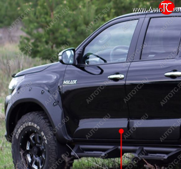 3 499 р. Молдинг двери RA (передний левый)  Toyota Hilux  AN120 (2016-2020) дорестайлинг (Поверхность шагрень)  с доставкой в г. Набережные‑Челны