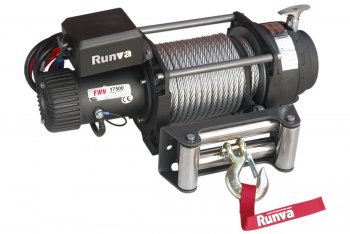 Лебёдка электрическая Runva (индустр., 12V) Toyota Fortuner AN160 дорестайлинг (2015-2020)