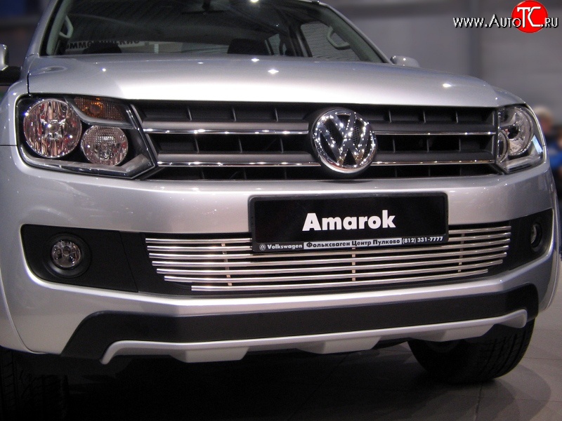 8 399 р. Декоративная вставка воздухозаборника Berkut Volkswagen Amarok дорестайлинг (2009-2016)  с доставкой в г. Набережные‑Челны