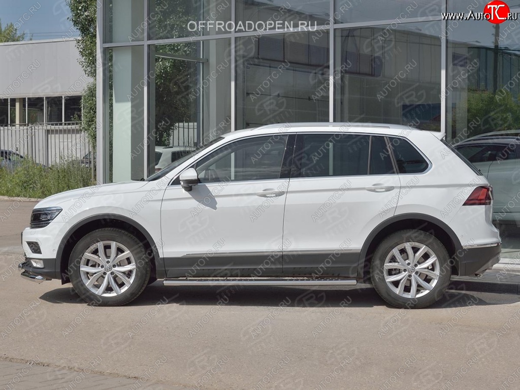 31 649 р. Пороги труба 120х60 овал с проступью Russtal Volkswagen Tiguan Mk2 дорестайлинг (2016-2020)  с доставкой в г. Набережные‑Челны