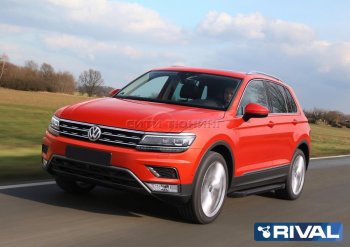 9 499 р. Порожки для ног Rival Volkswagen Tiguan Mk2 дорестайлинг (2016-2020) (Чёрные)  с доставкой в г. Набережные‑Челны. Увеличить фотографию 3