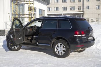 2 869 р. Накладки на внутренние пороги дверей RA  Volkswagen Touareg  GP (2006-2010) рестайлинг  с доставкой в г. Набережные‑Челны. Увеличить фотографию 2