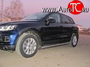 12 049 р. Защита порогов из круглой трубы диаметром 76 мм Металл Дизайн Volkswagen Touareg NF дорестайлинг (2010-2014)  с доставкой в г. Набережные‑Челны